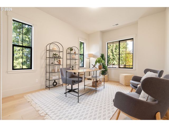 6157 SKYLINE Dr, West Linn, OR 97068