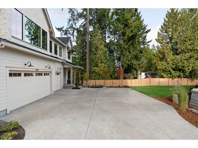 6157 SKYLINE Dr, West Linn, OR 97068