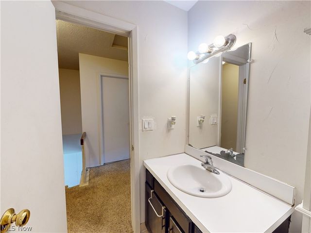 5465 Millwood Lane 40-C, Willoughby, OH 44094