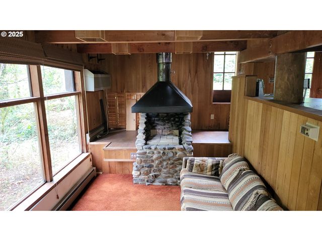 82147 Lost Valley Ln, Dexter, OR 97431