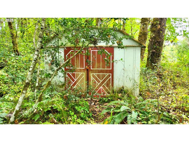 82147 Lost Valley Ln, Dexter, OR 97431