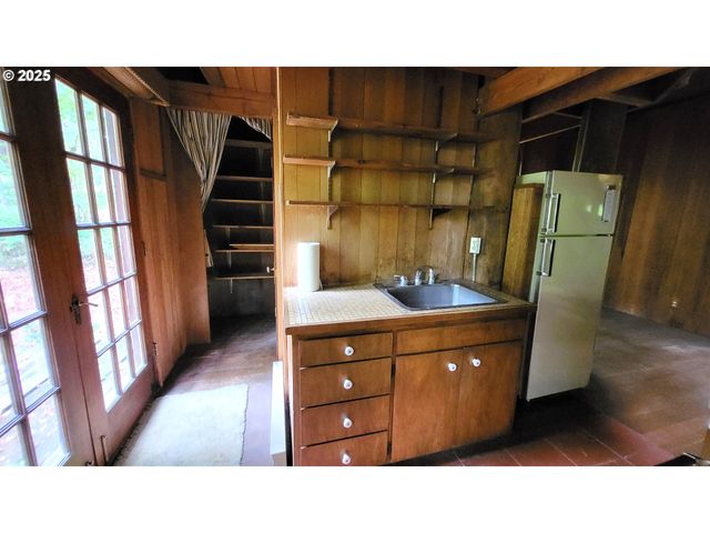 82147 Lost Valley Ln, Dexter, OR 97431