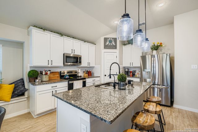 1100 River Wood, Seguin, TX 78155