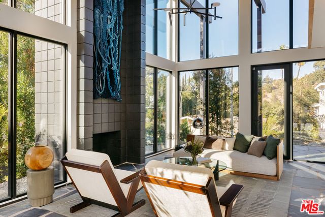 11558 DUQUE Drive, Studio City, CA 91604
