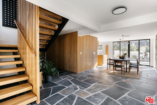11558 DUQUE Drive, Studio City, CA 91604