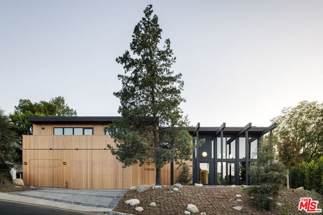 11558 DUQUE Drive, Studio City, CA 91604