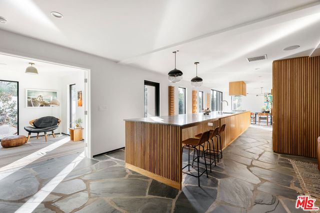11558 DUQUE Drive, Studio City, CA 91604