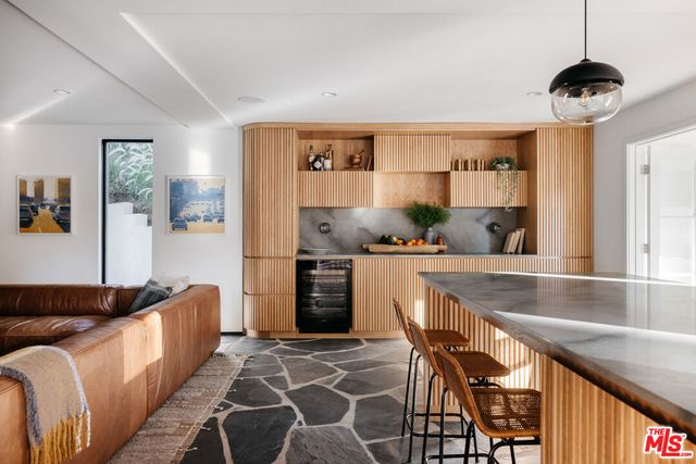 11558 DUQUE Drive, Studio City, CA 91604