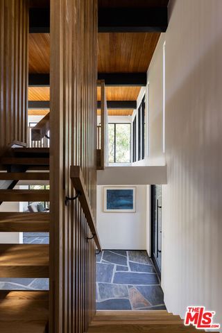 11558 DUQUE Drive, Studio City, CA 91604