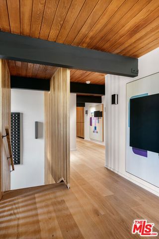 11558 DUQUE Drive, Studio City, CA 91604