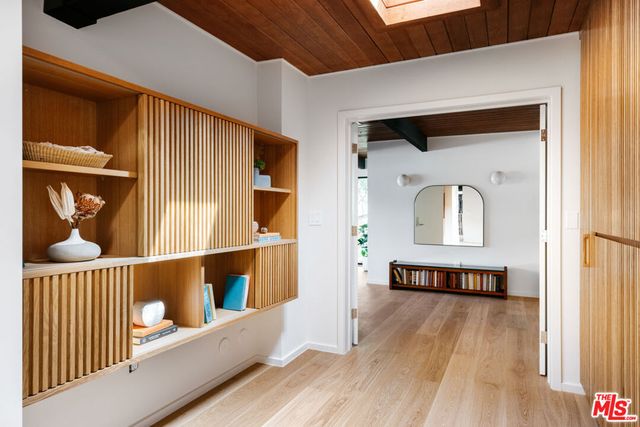 11558 DUQUE Drive, Studio City, CA 91604