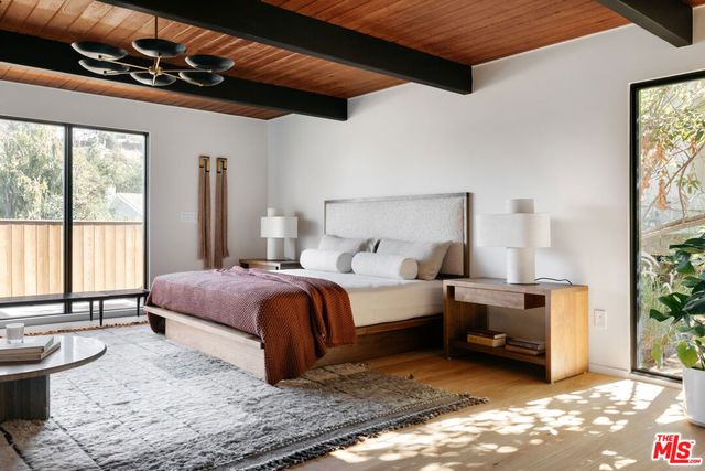 11558 DUQUE Drive, Studio City, CA 91604
