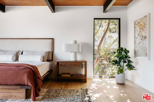 11558 DUQUE Drive, Studio City, CA 91604