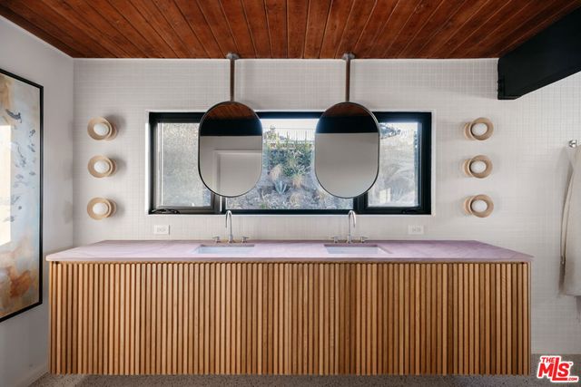 11558 DUQUE Drive, Studio City, CA 91604