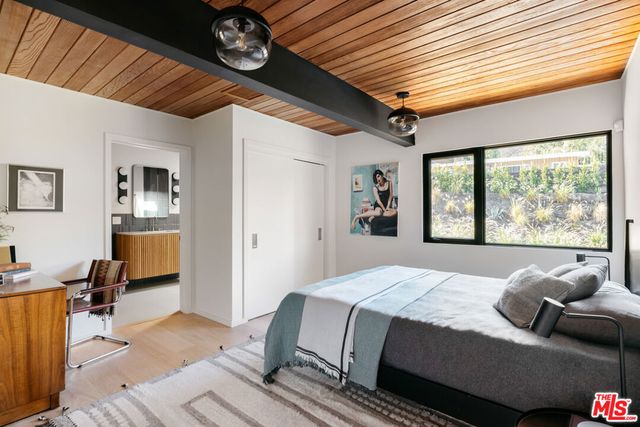 11558 DUQUE Drive, Studio City, CA 91604