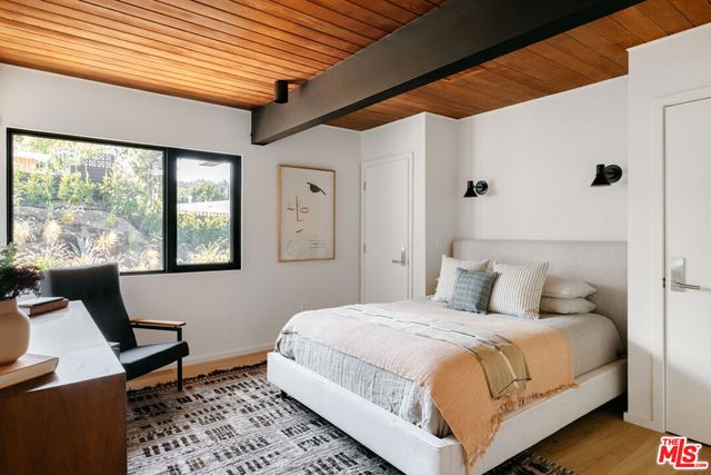 11558 DUQUE Drive, Studio City, CA 91604