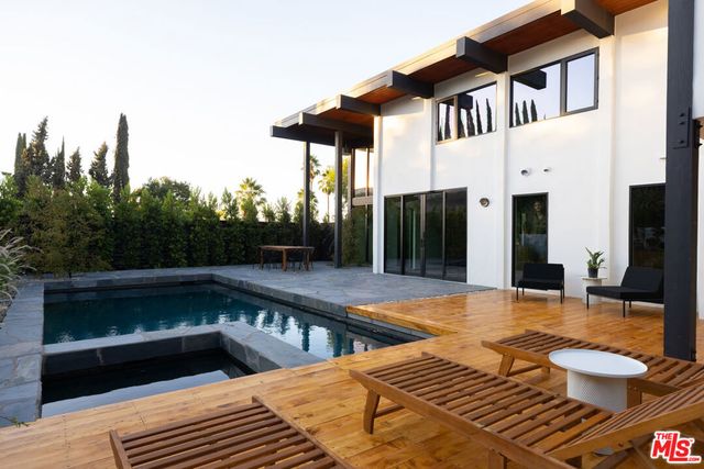 11558 DUQUE Drive, Studio City, CA 91604