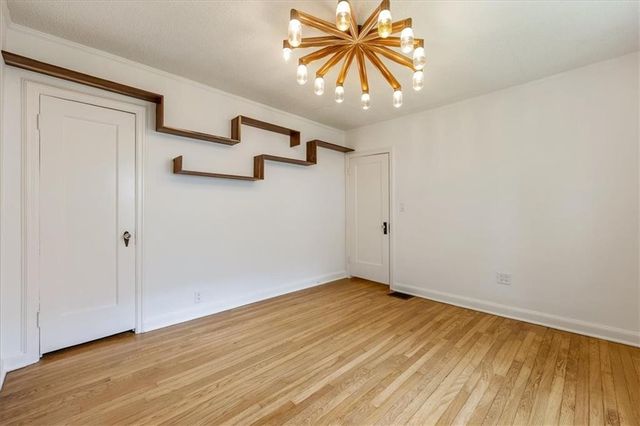 6656 Paseo Boulevard, Kansas City, MO 64132