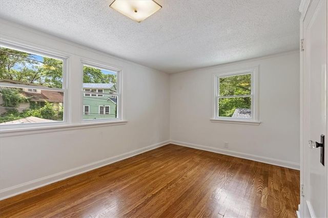 6656 Paseo Boulevard, Kansas City, MO 64132