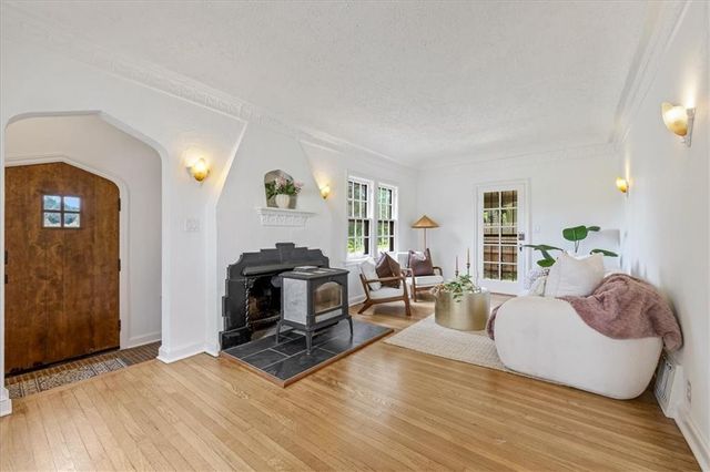 6656 Paseo Boulevard, Kansas City, MO 64132