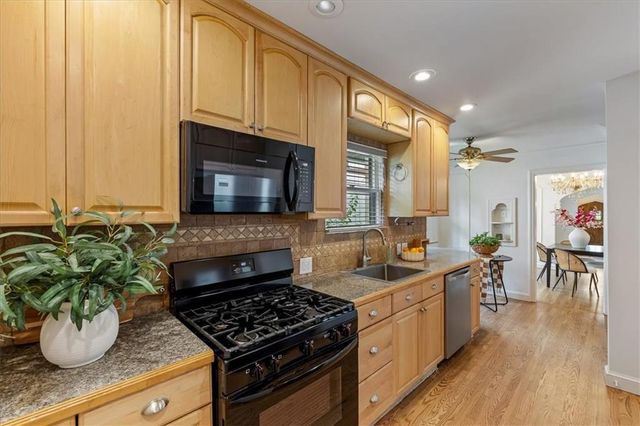 6656 Paseo Boulevard, Kansas City, MO 64132