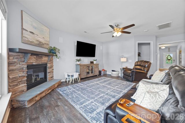 8605 Mccullough Club Drive, Fort Mill, SC 29715