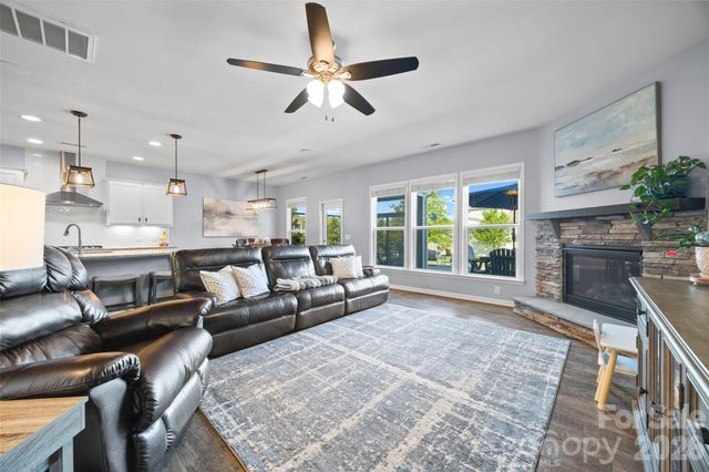 8605 Mccullough Club Drive, Fort Mill, SC 29715