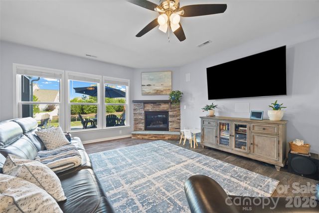 8605 Mccullough Club Drive, Fort Mill, SC 29715