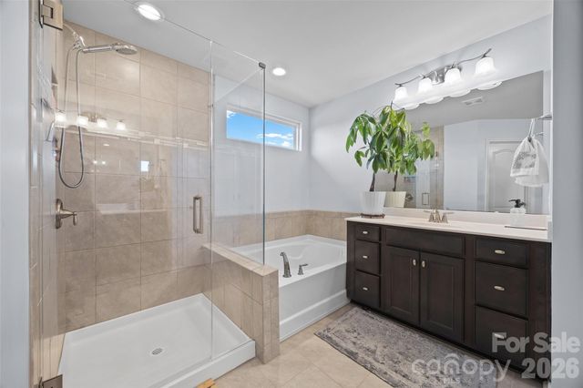 8605 Mccullough Club Drive, Fort Mill, SC 29715
