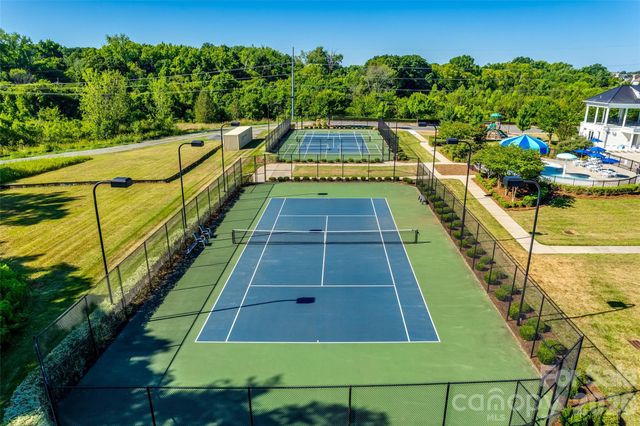 8605 Mccullough Club Drive, Fort Mill, SC 29715