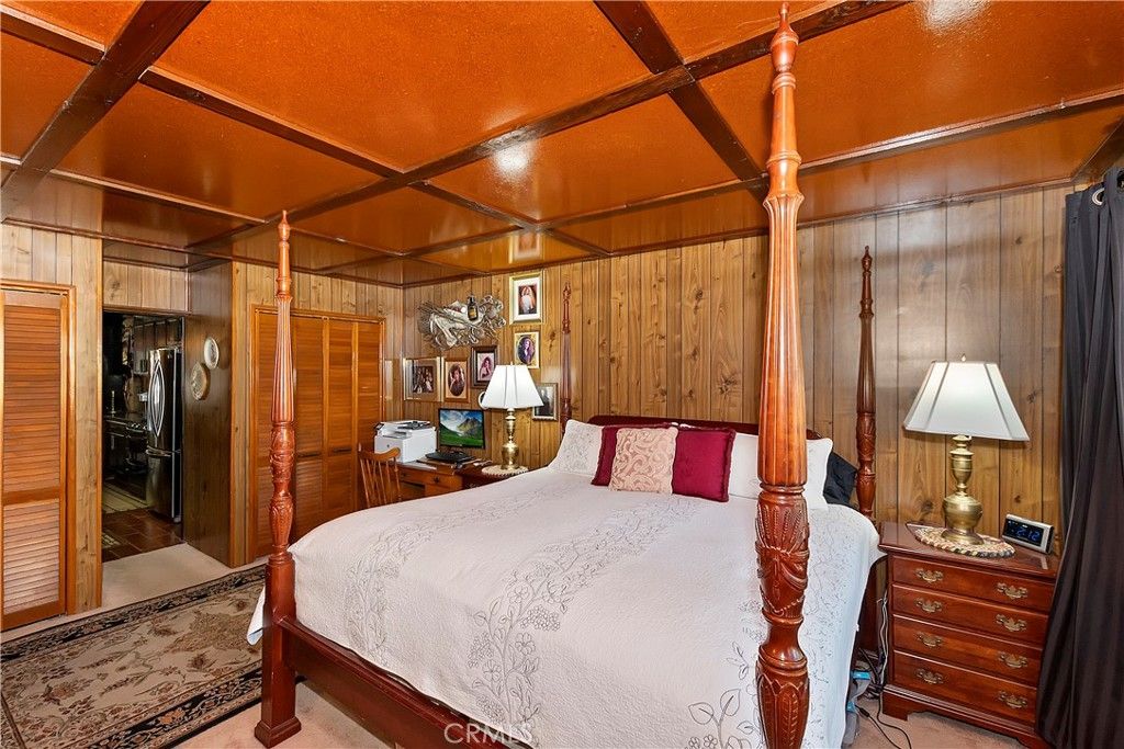 Image 17 of property listing at 571 Pine Lane, Sugarloaf, CA 92386