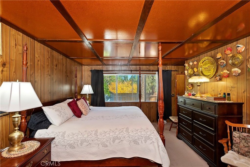Image 18 of property listing at 571 Pine Lane, Sugarloaf, CA 92386