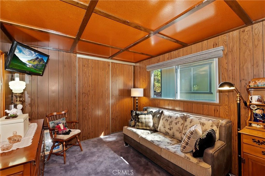 Image 24 of property listing at 571 Pine Lane, Sugarloaf, CA 92386