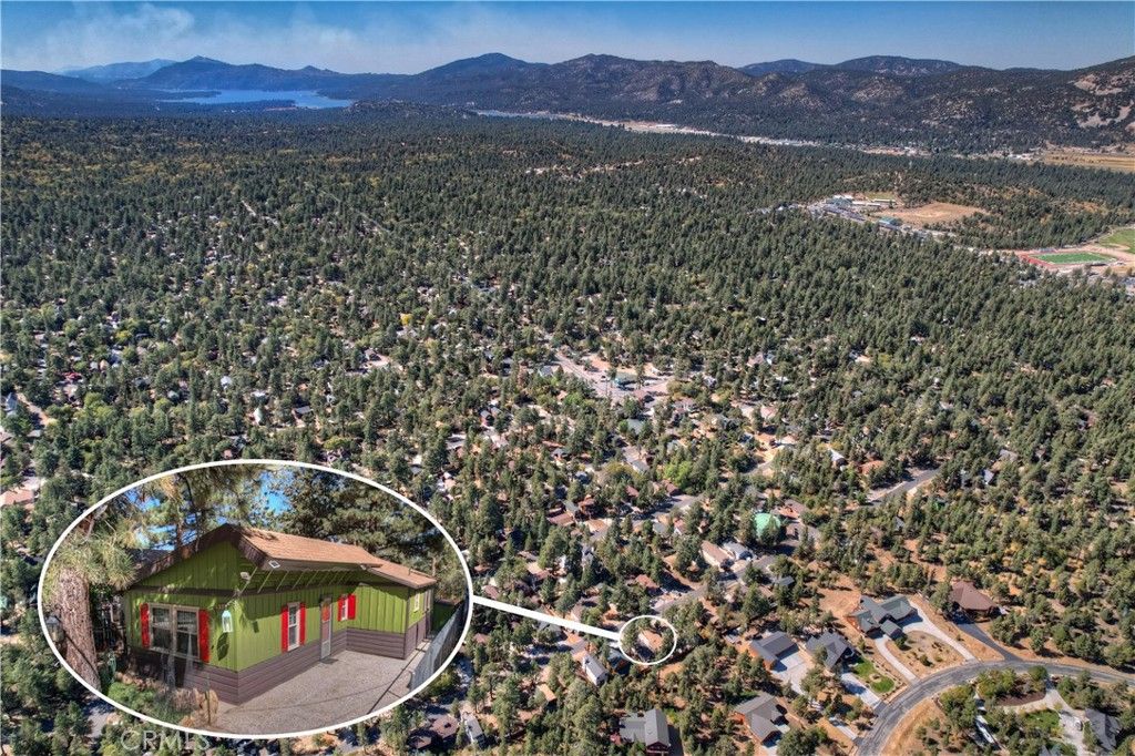Image 5 of property listing at 571 Pine Lane, Sugarloaf, CA 92386