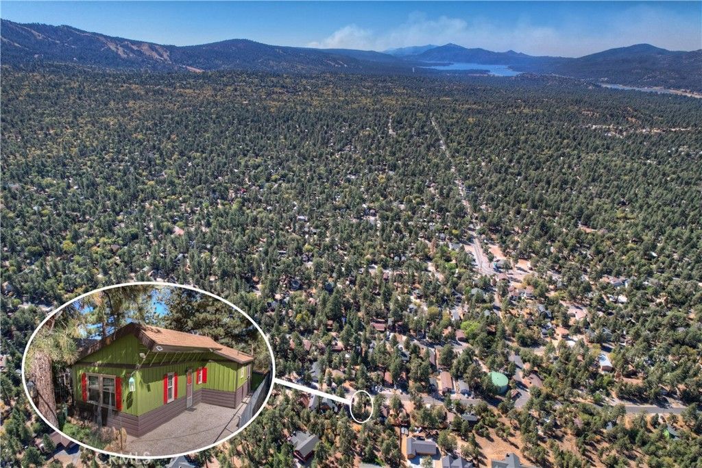 Image 6 of property listing at 571 Pine Lane, Sugarloaf, CA 92386