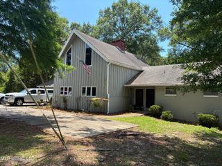 6825 Shore Drive, Ocean Springs, MS 39564