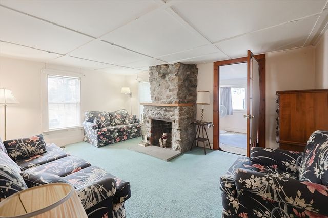 50 Uxbridge Road, Mendon, MA 01756