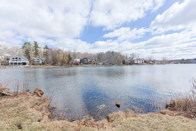 50 Uxbridge Road, Mendon, MA 01756