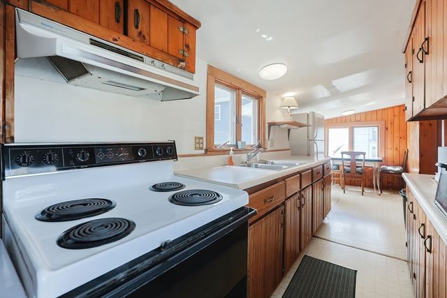 50 Uxbridge Road, Mendon, MA 01756