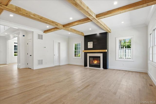 43 Highland Avenue, Port Washington, NY 11050
