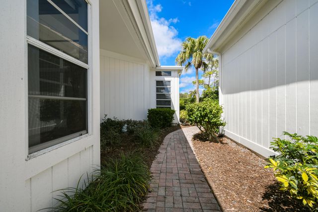 2201 NW Seagrass Drive, Palm City, FL 34990