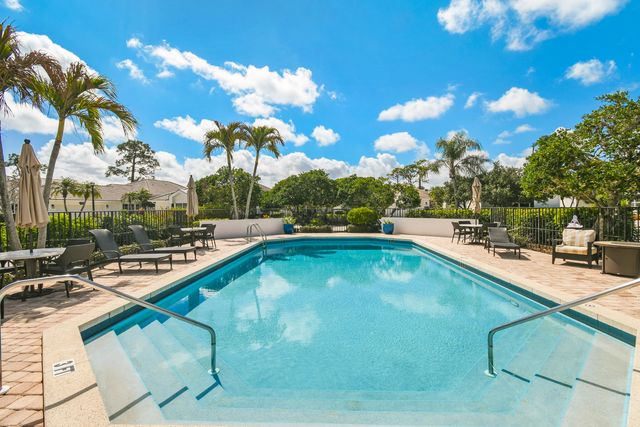 2201 NW Seagrass Drive, Palm City, FL 34990