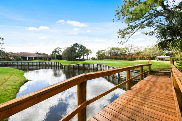 2201 NW Seagrass Drive, Palm City, FL 34990