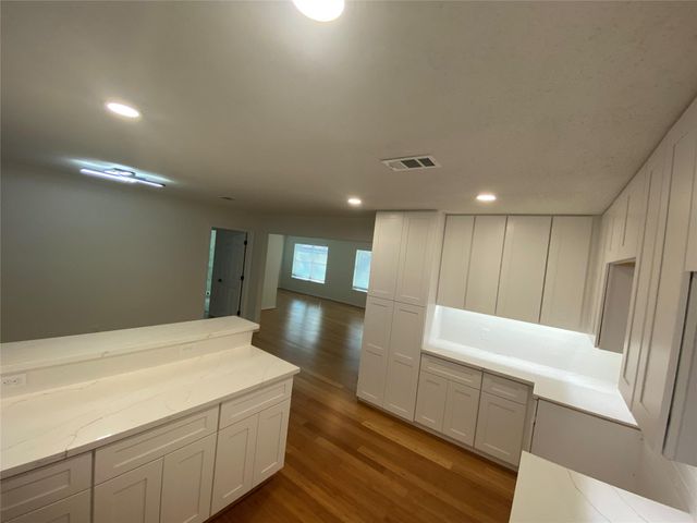 220 Hartford Drive, Conroe, TX 77303