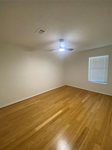 220 Hartford Drive, Conroe, TX 77303