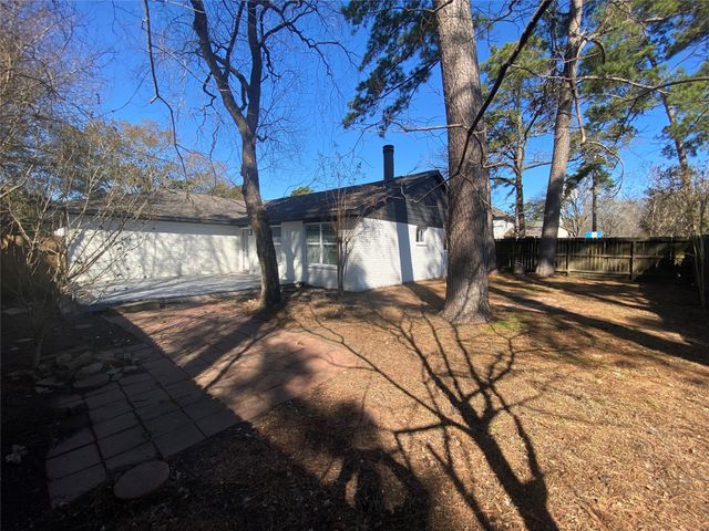 220 Hartford Drive, Conroe, TX 77303