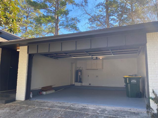 220 Hartford Drive, Conroe, TX 77303