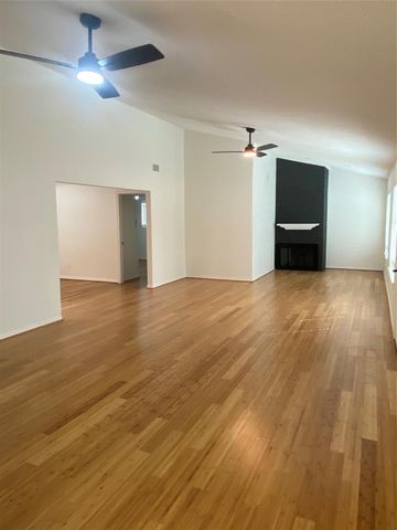 220 Hartford Drive, Conroe, TX 77303