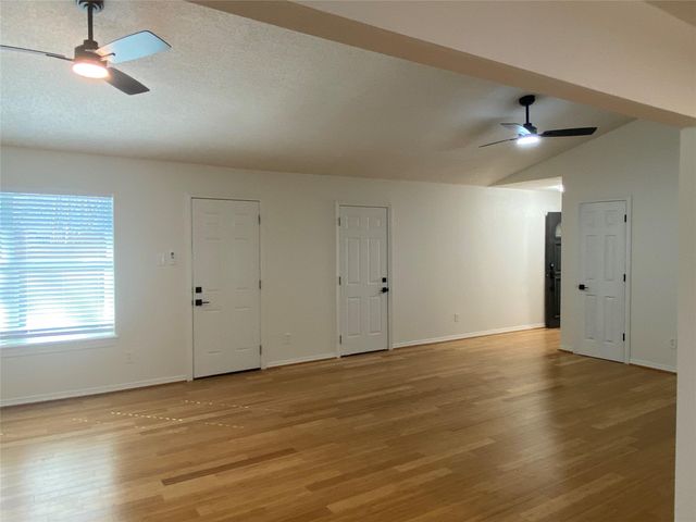 220 Hartford Drive, Conroe, TX 77303