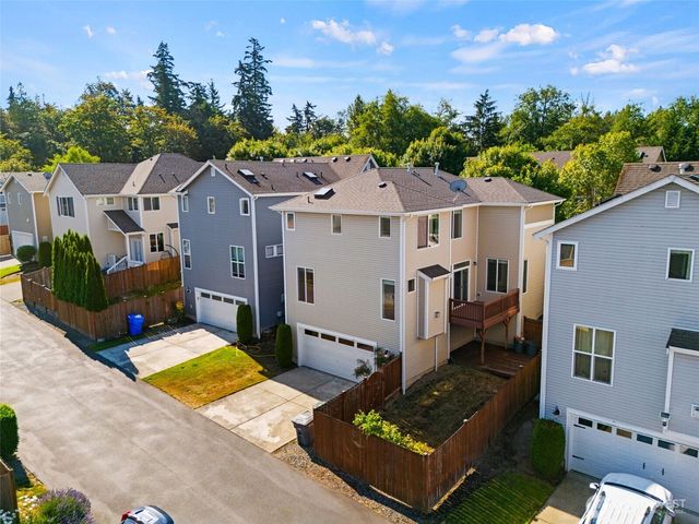721 26th Avenue SW, Puyallup, WA 98373